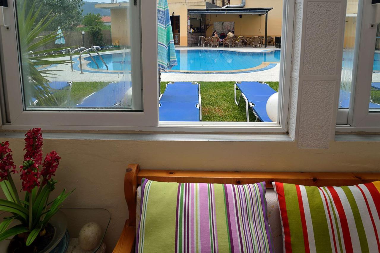 Eleni Apartments Roda  Quarto foto
